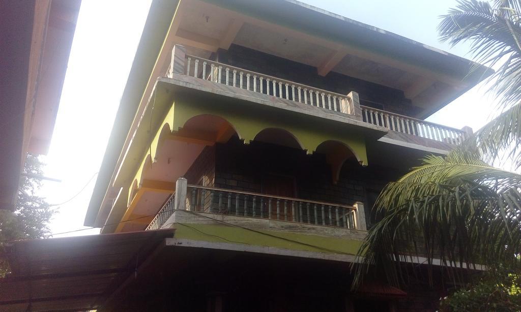 Radhabai Guest House Arambol Bagian luar foto