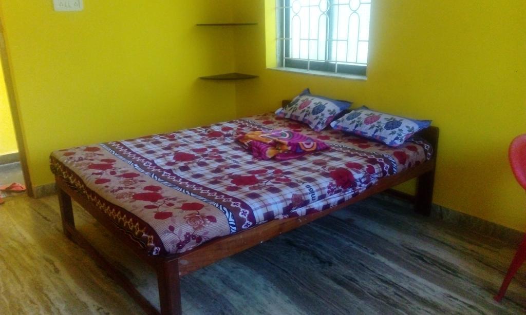 Radhabai Guest House Arambol Bagian luar foto