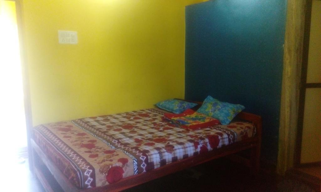 Radhabai Guest House Arambol Bagian luar foto